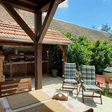 Padlaskincsek Muskatlis Vendeghaz 度假居