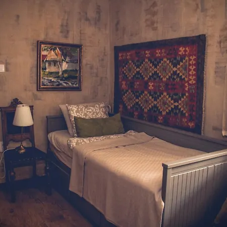 Padlaskincsek Muskatlis Vendeghaz * 瑙吉伯尔热尼